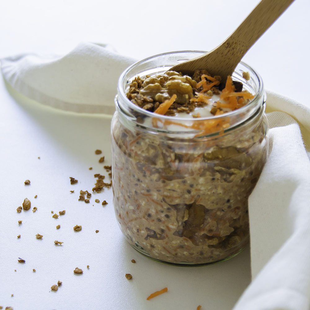 Carrot cake overnight oats